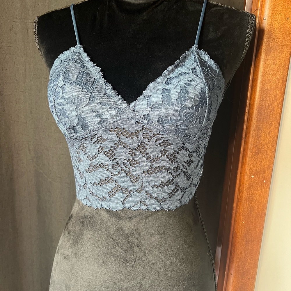 🌻Ivy Secret bralette-padded. Size medium fits more like a small.🌻